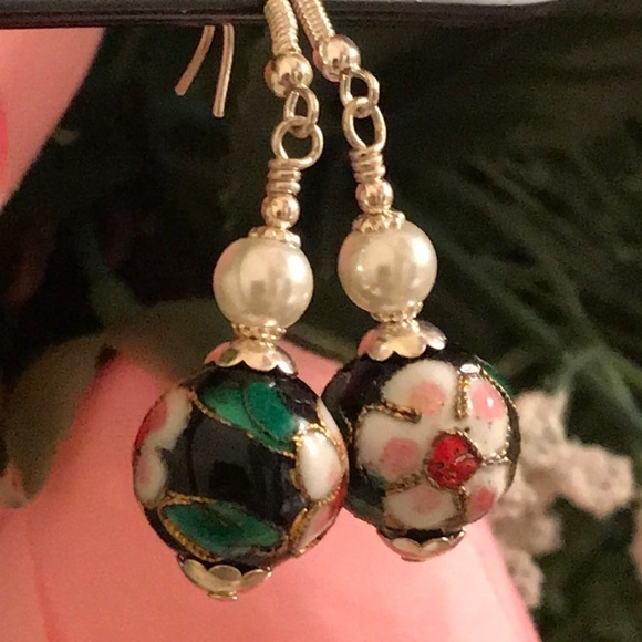 🔥ON SALE🔥3/$30🔥 💖 LA Design💖Handmade Earrings - Picture 6 of 6